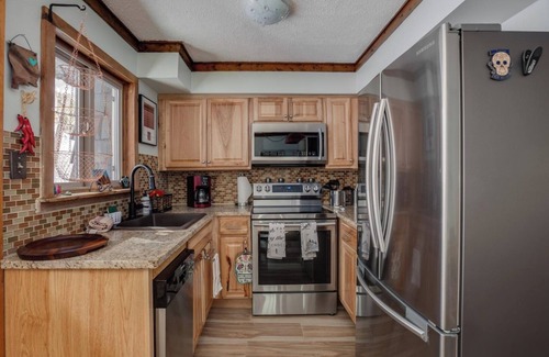 Arroyo Seco Condominio | Riverside Retreat 12 at Taos East - 2 Bedroom Updated Condo on the Hondo River
