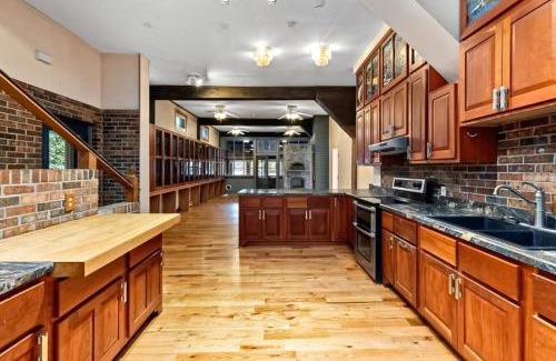 McDowell Casa | Riverside Retreat and Karaoke Oasis