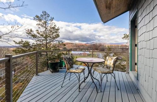 McDowell Casa | Riverside Retreat and Karaoke Oasis