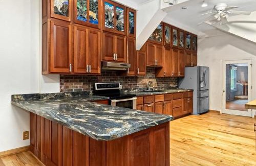 McDowell Casa | Riverside Retreat and Karaoke Oasis