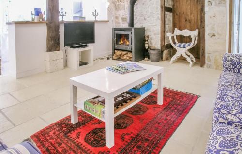 La Barde Casa | Riverside Retreat