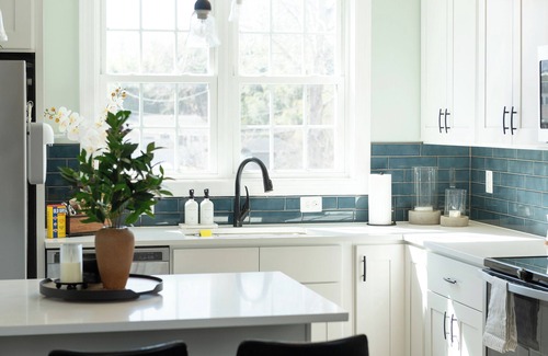 Riva Casa | Riverside Retreat ~ Near Annapolis & USNA ~ Home Theatre, Bar & Beach Access