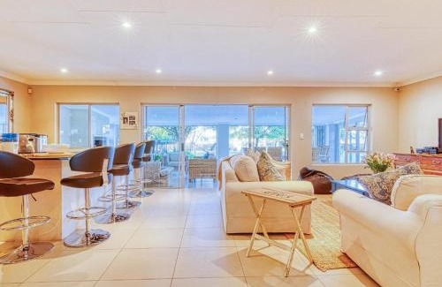 Vanderbijlpark Casa | Riverside Rhapsody, Vaal River, Vanderbijlpark, 6 Adults and 4 Children