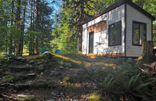 Verlot Cabina | Riverside Tiny House for 2