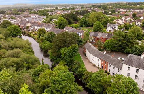 Antrim Casa | Riverside Townhouse Antrim