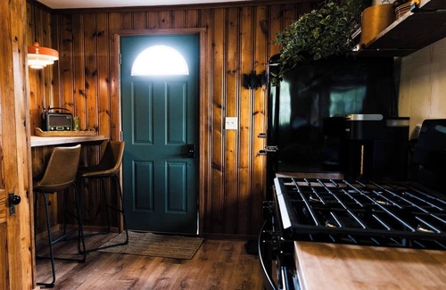 Bellevue Cabina | Riverview cabin w/pickleball court