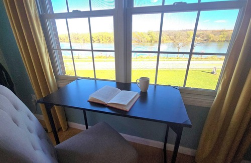 Aurora Casa | Riverview Home Near Creation Museum/Ark/Ski/Bikes/Cincinnati/Hot Tub-Sleeps 11