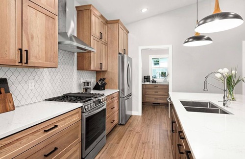 Duluth Casa | RiverWest Vista - Base Spirit Mtn, Riverfront, Sauna, Dog Friendly, 20% off Bike Rentals