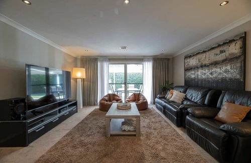 Dubbo Casa | Riviera Retreat - Pool & Outdoor Kitchen