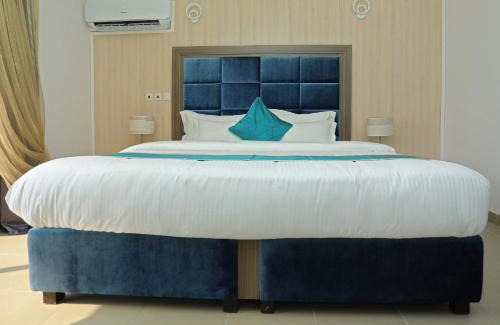 Lagos Hotel | Riviera Suites