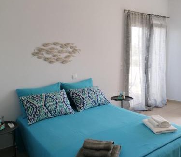 Paros Apartamento | RIZES ELIAS STUDIO WITH SEA VIEW
