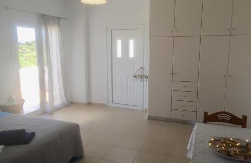 Paros Apartamento | RIZES ELIAS STUDIO WITH SEA VIEW