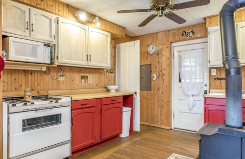 St Germain Cabaña | Retiro de caminos en el lago perdido