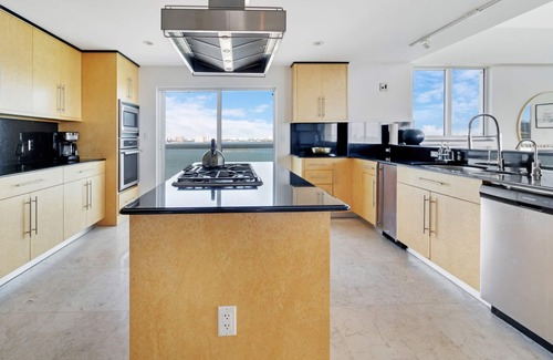 North Bay Village Condominio | Roami at The Current
