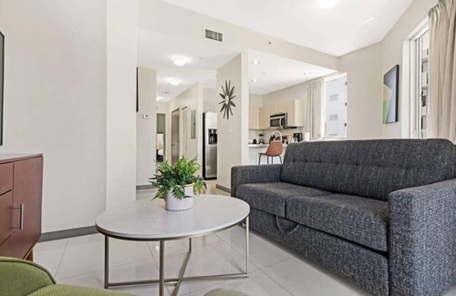 Brickell Casa | Roami at Habitat Brickell | Pool + Balcony | 1 Bed