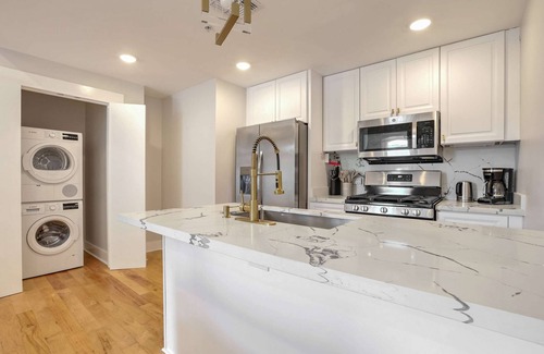 Arts/Warehouse District Casa | Roami at The Churchill | 2 Bedroom Penthouse