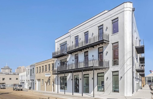 Arts/Warehouse District Casa | Roami at The Churchill | 2 Bedroom Penthouse
