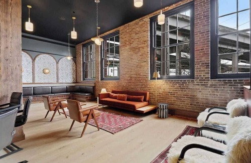 Arts/Warehouse District Casa | Roami at The Lola | Convention Center | Suite