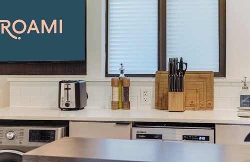 Midtown Casa | Roami at The Palace | 2 Bedroom | Queen