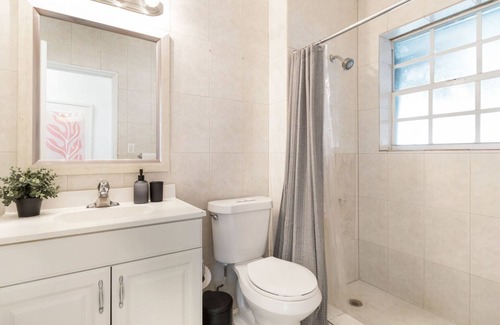 Northeast Miami Apartamento | Roami at Urban Oasis