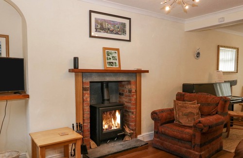 Askam-in-Furness Cabaña | ROANVIEW COTTAGE, family friendly, with open fire in Askam-In-Furness