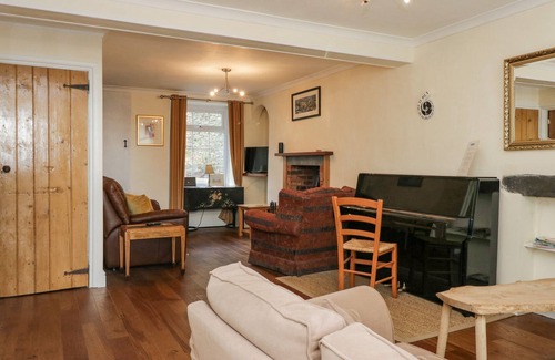 Askam-in-Furness Cabaña | ROANVIEW COTTAGE, family friendly, with open fire in Askam-In-Furness
