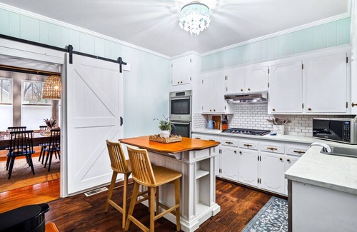 Washington Apartamento | Roberson House: Private Pool|Walk to Downtown|Sleeps 12