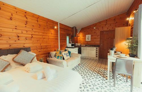 Caerwys Casa | Robin Woodside Lodge