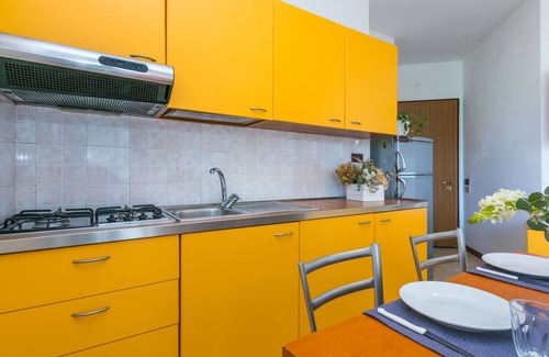 Torre di Fine Apartamento | Robinia/Pinetine by Interhome