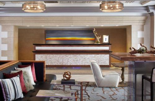 North Greece Hotel | Rochester Airport Marriott