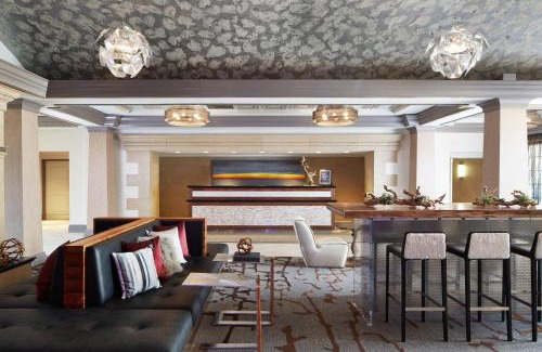 North Greece Hotel | Rochester Airport Marriott