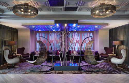 North Greece Hotel | Rochester Airport Marriott