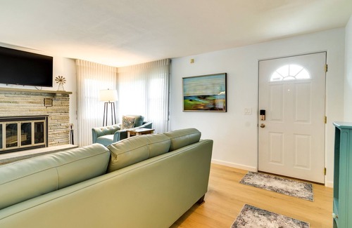 North Greece Casa | Rochester Family Home - Walk to Lake Ontario!