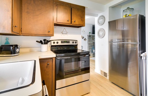 North Greece Casa | Rochester Family Home - Walk to Lake Ontario!