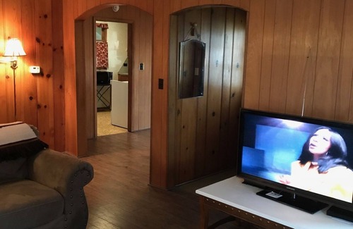 Cedar Vale Casa | Rock Bottom Cottage - Cedar Vale Kansas