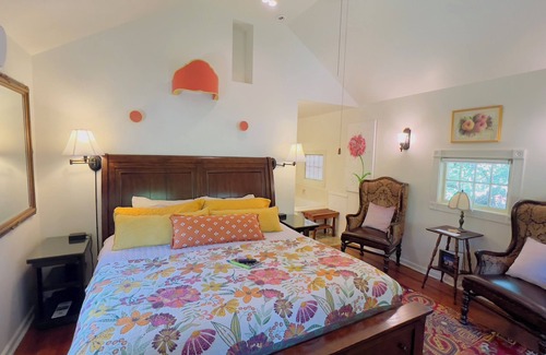 Eureka Springs Historic District Cabaña | Rock Cottage Gardens B&B - Cottage #5 Norma Bolt Cottage