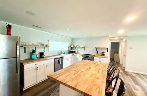 Clarkesville Cabaña | Rockford Ranch Retreat w/ Stocked Pond Dog Friendly!