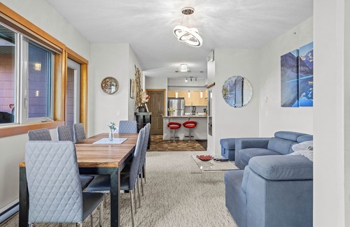Cougar Creek Condominio | Mountain Escape-HotTub/HtPool/KingBed/FreeParking/AC/View/3BR/Sleep10