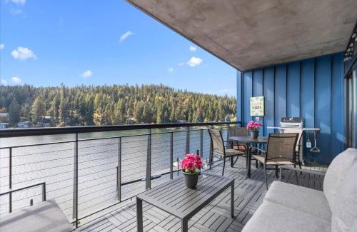 Coeur d'Alene Casa | Rockin' on the River