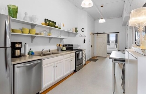 Rockland Apartamento | Rockland Central, downtown walk to everything!