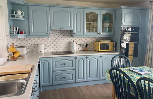 Newry Cabaña | ROCKLEA SEASIDE COTTAGE, family friendly in Newcastle, County Down