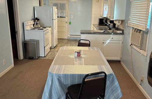 Shipshewana Casa | Rocks Edge 2-bedroom house w/ AC, Free Dock space -Fish Lake in Shipshewana, IN