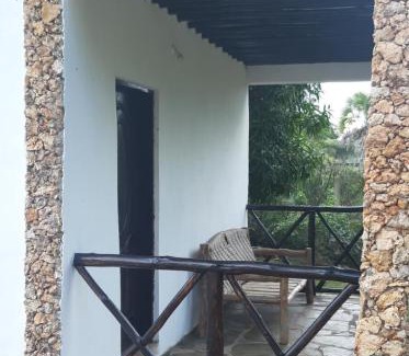 Galu Otro | Rocks villa homestay