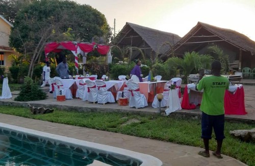 Galu Otro | Rocks villa homestay