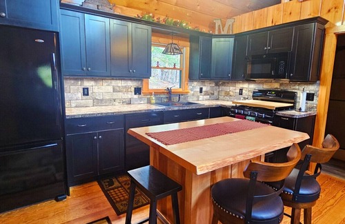 Northeast Somerset Cabina | Rockwood Retreat*Pet Friendly*Lake Access*Peaceful