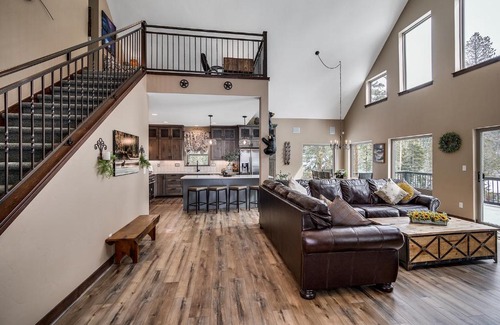 Blue River Casa | Rocky Mountain Place - Stunning Mountain Views with Private Hot Tub! Near Breckenridge