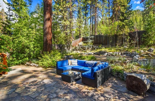 Brockway Casa | Rocky Retreat