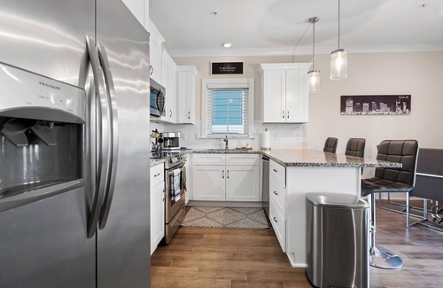 Lakewood Casa | Rocky Top Retreat -sleeps 8-Old Hickory Tennessee