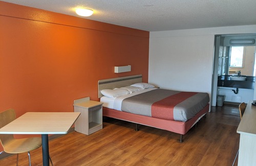 Altoona Hotel | Rodeway Inn