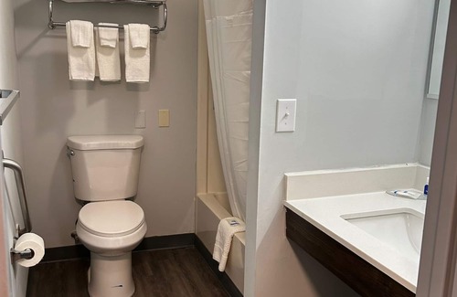 Clemmons Hotel | Rodeway Inn Clemmons - Winston-Salem Area